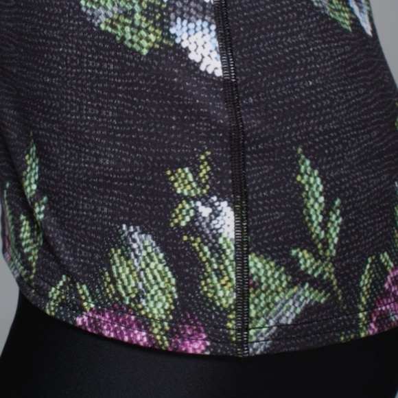 SALE! rare Lululemon double U floral top - Picture 4 of 5